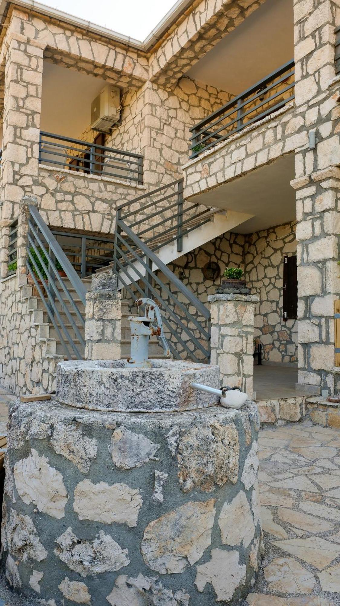 Agios Leon Fterini Apartments Sterna & Alletri מראה חיצוני תמונה